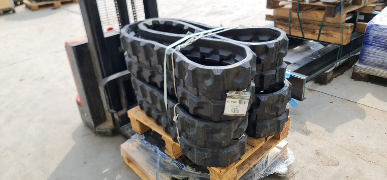 ITR 250x109x38W - רצועה עבור מכונת בנייה: תמונה 1 ITR 250x109x38W - רצועה עבור מכונת בנייה: תמונה 1