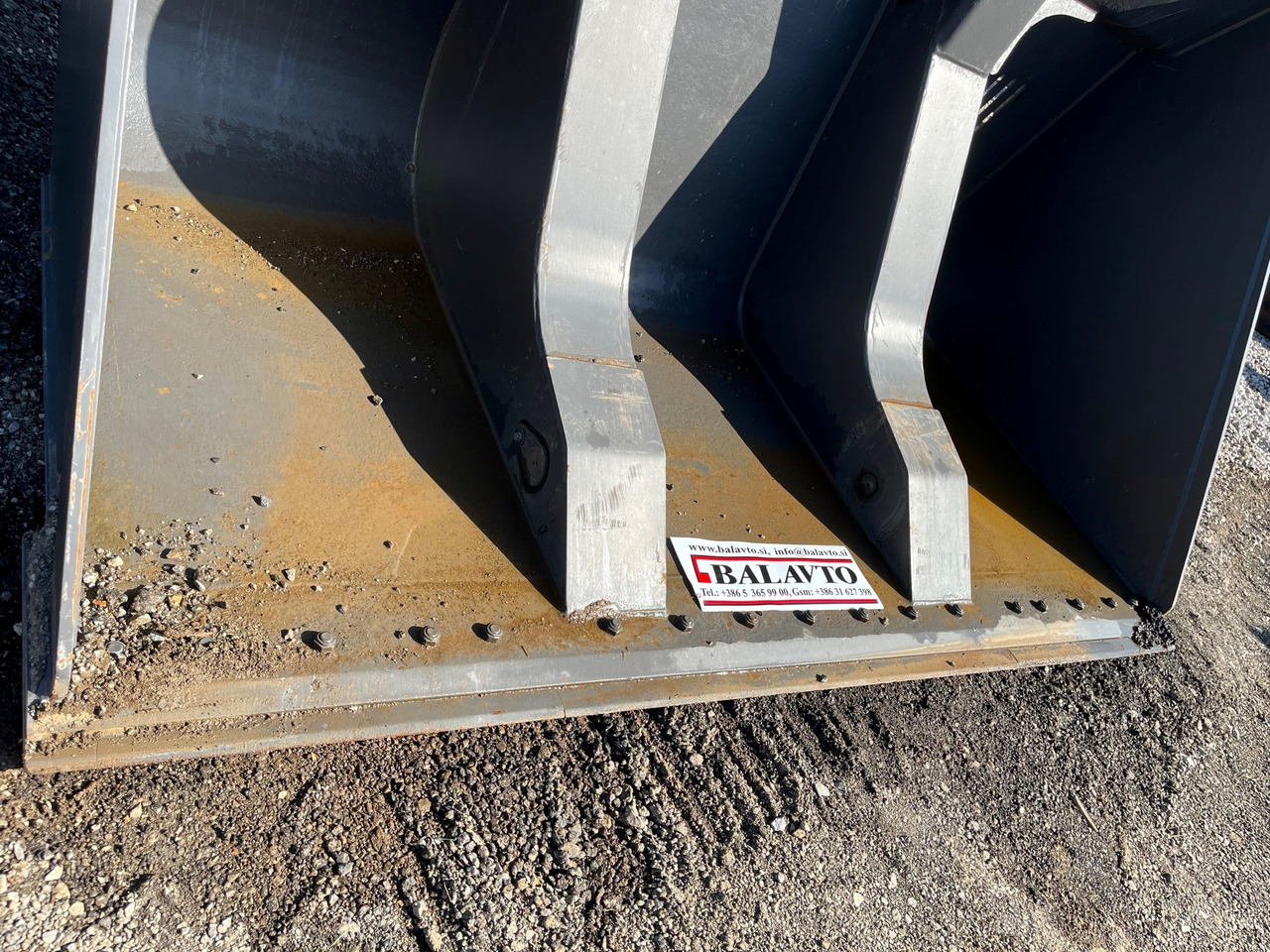 Loader bucket 3200 mm - דלי מעמיס: תמונה 4 Loader bucket 3200 mm - דלי מעמיס: תמונה 4