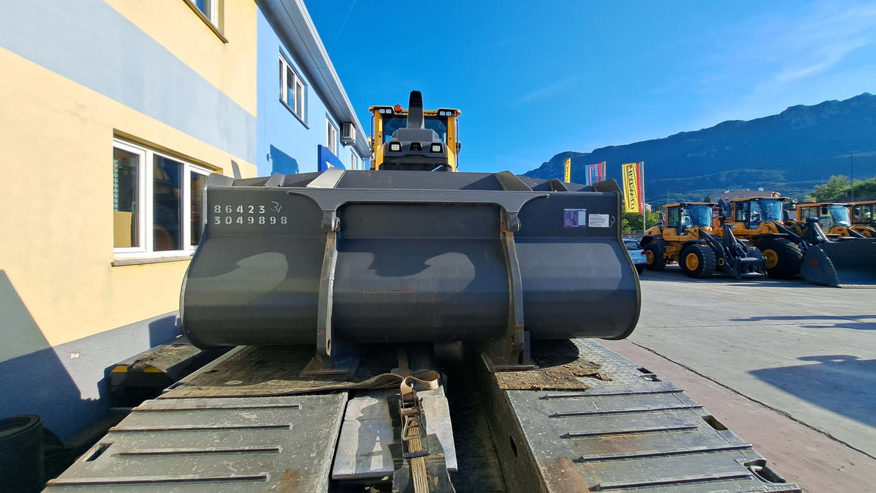 VOLVO 2500 mm for 12-15 ton wheel loaders - דלי מעמיס: תמונה 3 VOLVO 2500 mm for 12-15 ton wheel loaders - דלי מעמיס: תמונה 3