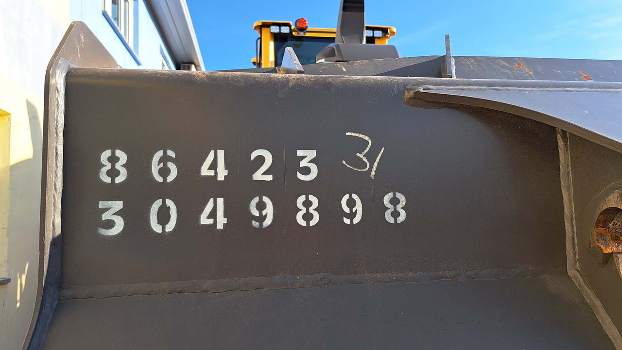 VOLVO 2500 mm for 12-15 ton wheel loaders - דלי מעמיס: תמונה 5 VOLVO 2500 mm for 12-15 ton wheel loaders - דלי מעמיס: תמונה 5