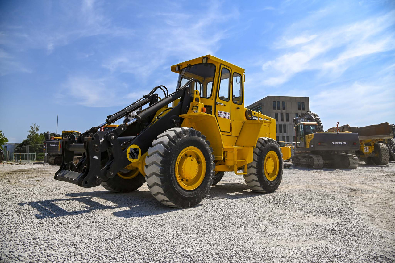 VOLVO BM4300 - מעמיס גלגלים: תמונה 1 VOLVO BM4300 - מעמיס גלגלים: תמונה 1