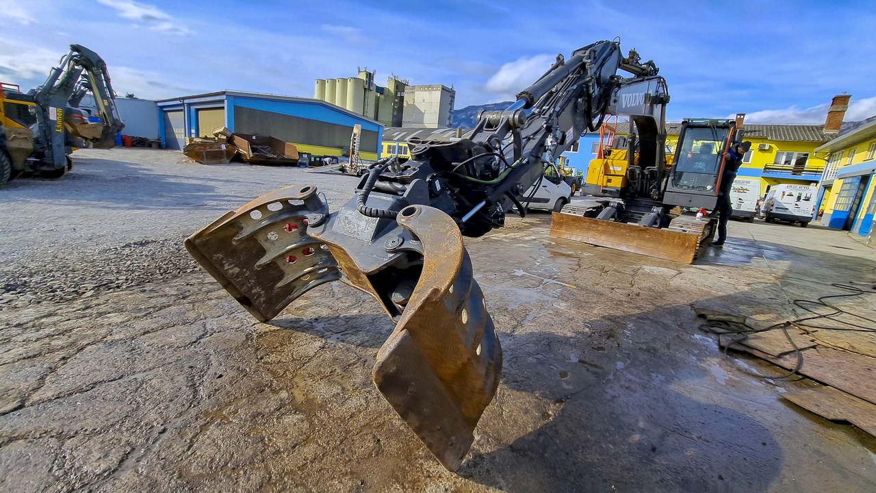 VOLVO ECR235EL - מחפר סורק: תמונה 2 VOLVO ECR235EL - מחפר סורק: תמונה 2