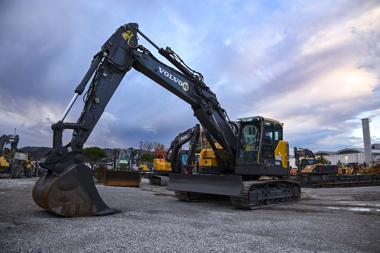 VOLVO ECR235EL - מחפר סורק: תמונה 1 VOLVO ECR235EL - מחפר סורק: תמונה 1
