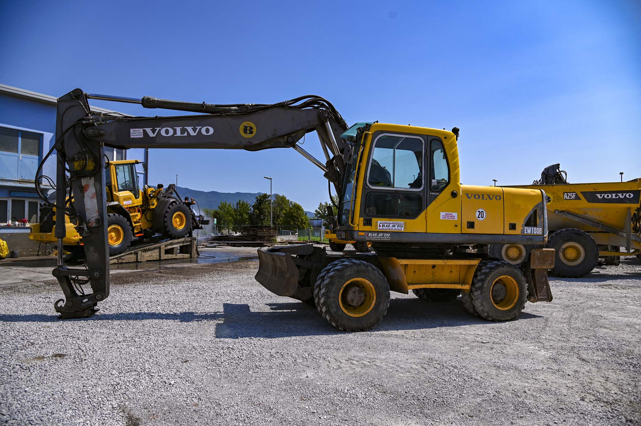 VOLVO EW180B - מחפר גלגלים: תמונה 2 VOLVO EW180B - מחפר גלגלים: תמונה 2