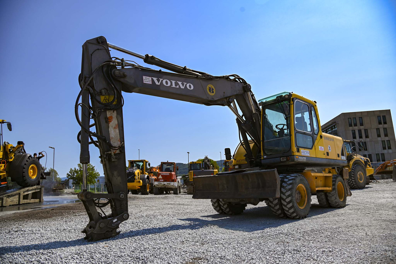 VOLVO EW180B - מחפר גלגלים: תמונה 1 VOLVO EW180B - מחפר גלגלים: תמונה 1