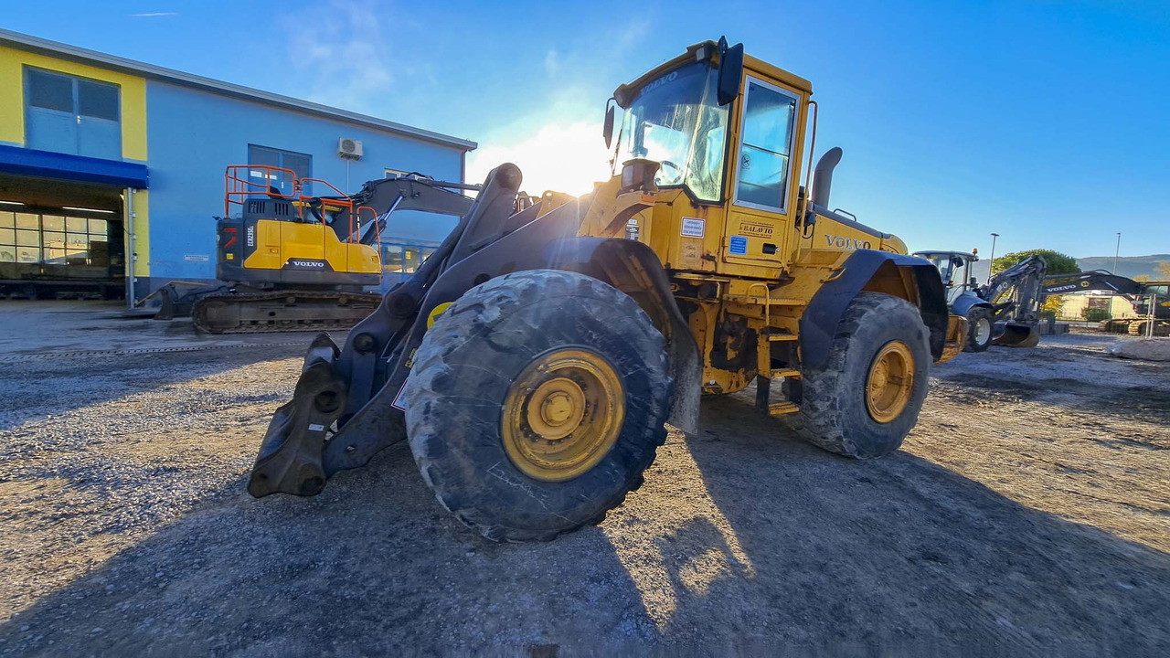 VOLVO L120E - מעמיס גלגלים: תמונה 1 VOLVO L120E - מעמיס גלגלים: תמונה 1