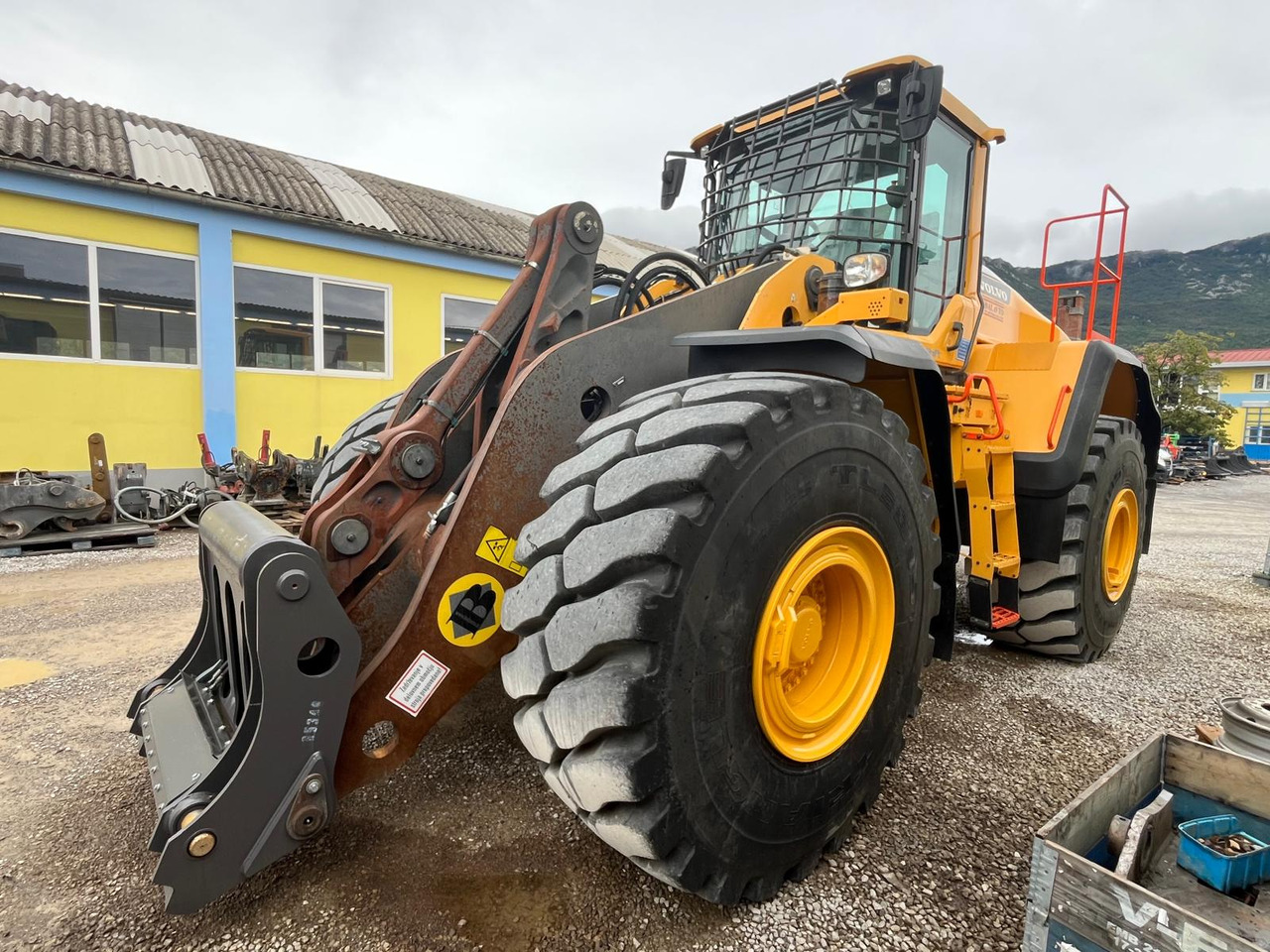 VOLVO L220H - מעמיס גלגלים: תמונה 3 VOLVO L220H - מעמיס גלגלים: תמונה 3