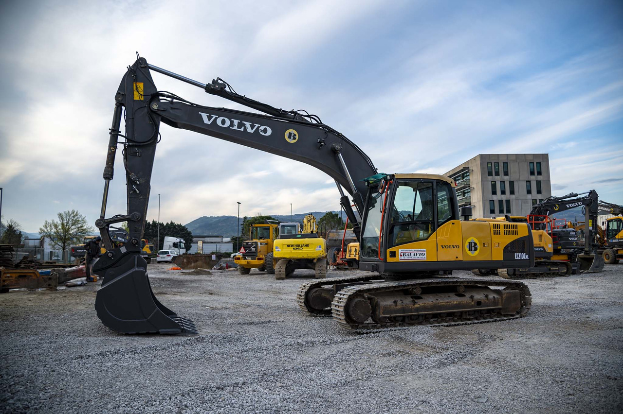 Volvo EC210CNL - מחפר סורק: תמונה 2 Volvo EC210CNL - מחפר סורק: תמונה 2