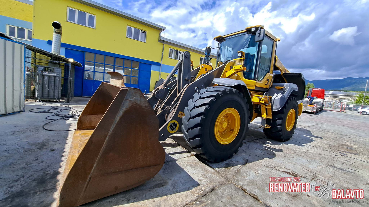 Volvo L120H - מעמיס גלגלים: תמונה 1 Volvo L120H - מעמיס גלגלים: תמונה 1