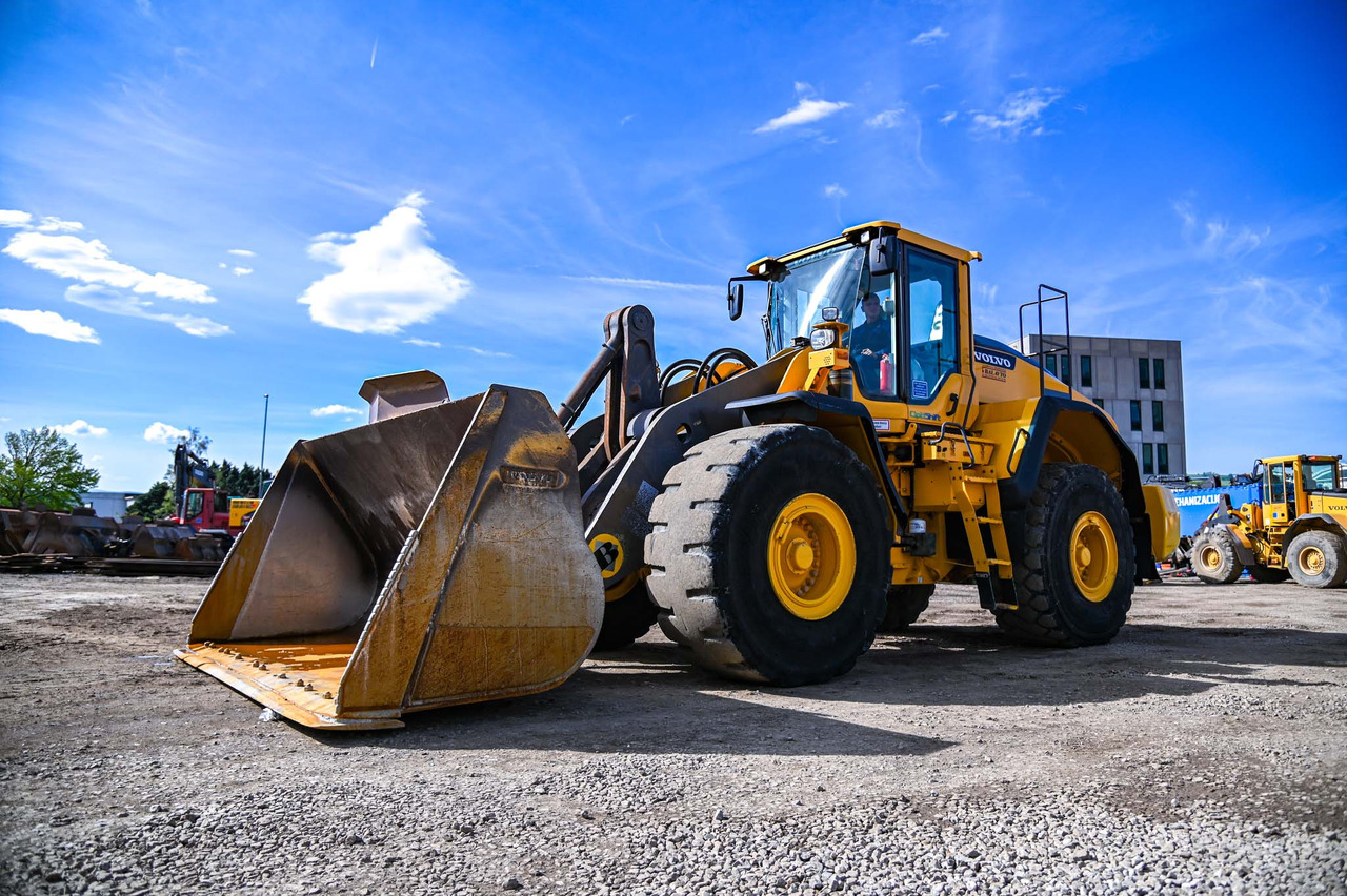 Volvo L180H - מעמיס גלגלים: תמונה 1 Volvo L180H - מעמיס גלגלים: תמונה 1