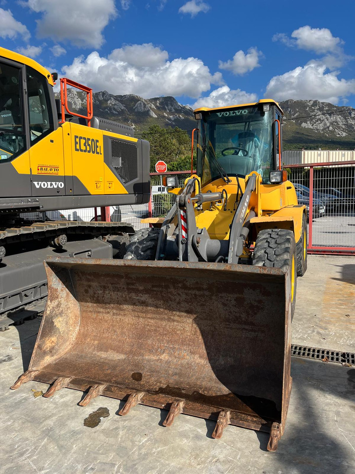Volvo L35B - מעמיס גלגלים: תמונה 2 Volvo L35B - מעמיס גלגלים: תמונה 2