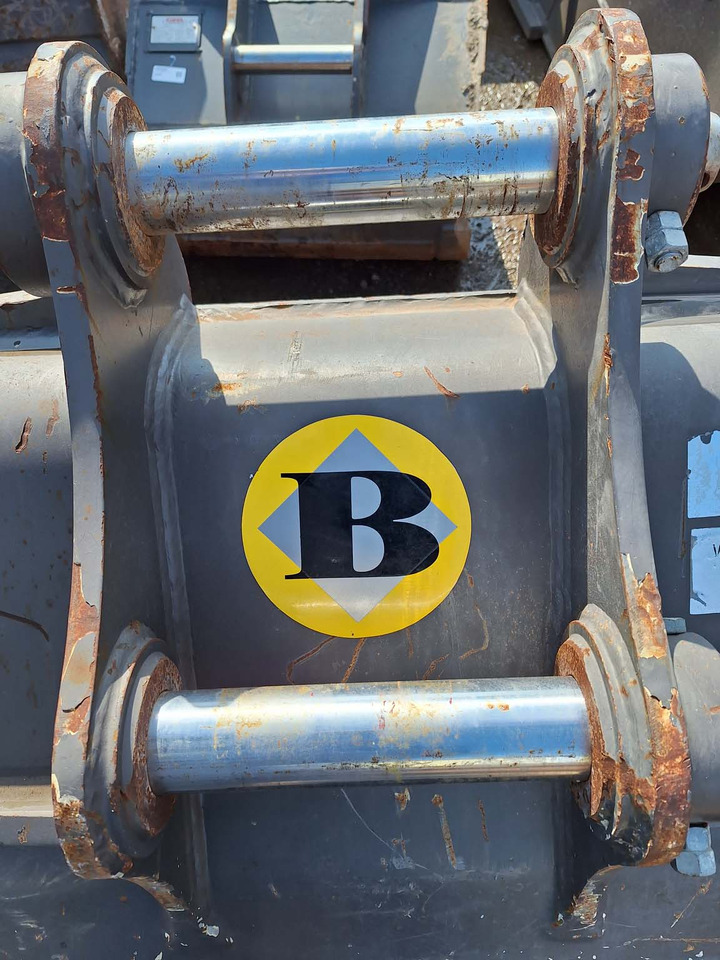 Volvo digging bucket 1100 mm - דלי מחפר: תמונה 2 Volvo digging bucket 1100 mm - דלי מחפר: תמונה 2