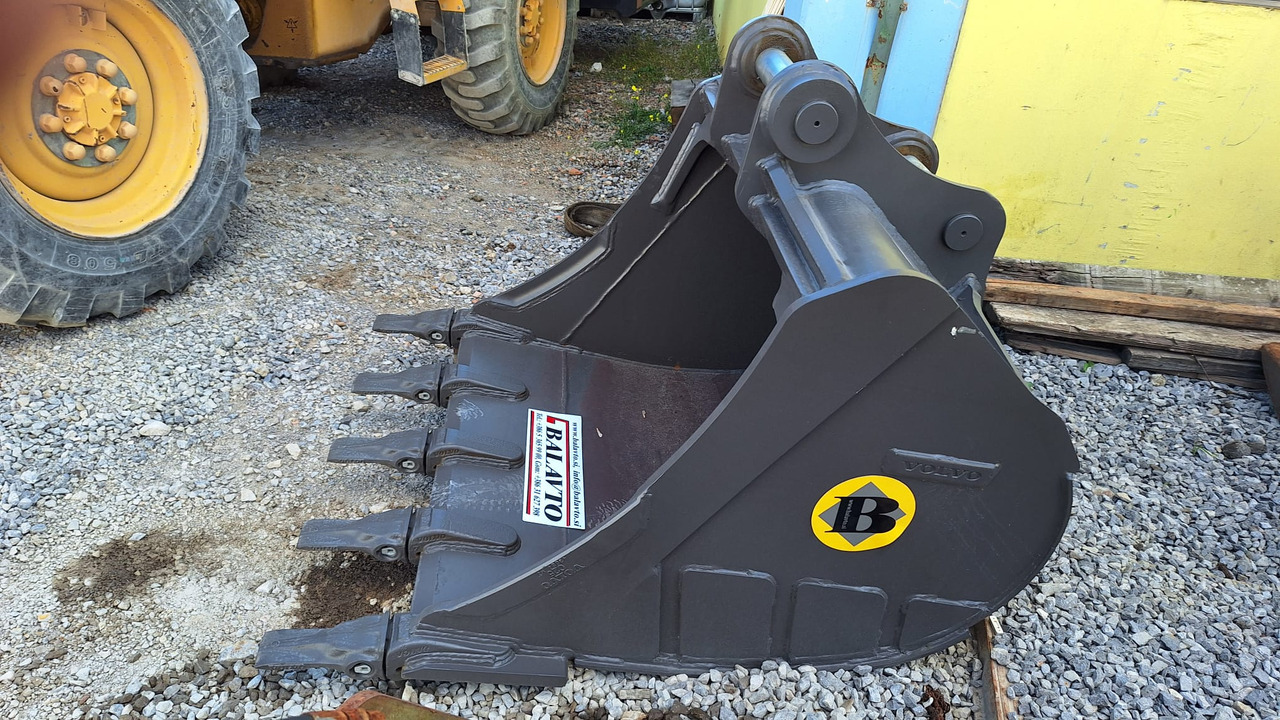 Volvo digging bucket 1200 mm UNI65 - דלי מחפר עבור מחפר: תמונה 1 Volvo digging bucket 1200 mm UNI65 - דלי מחפר עבור מחפר: תמונה 1