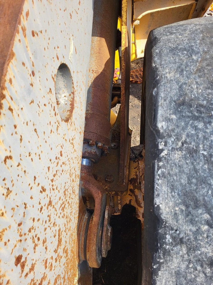 Volvo lifting hydraulic cylinder - צילינדר הידרולי עבור מעמיס גלגלים: תמונה 2 Volvo lifting hydraulic cylinder - צילינדר הידרולי עבור מעמיס גלגלים: תמונה 2