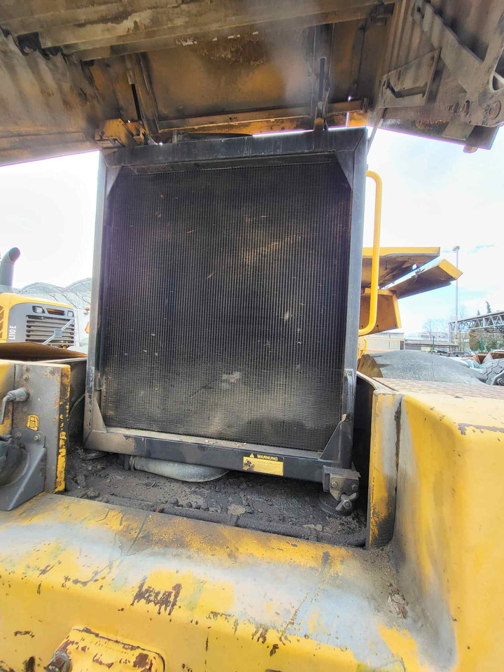 Volvo radiator - רדיאטור עבור מעמיס: תמונה 2 Volvo radiator - רדיאטור עבור מעמיס: תמונה 2