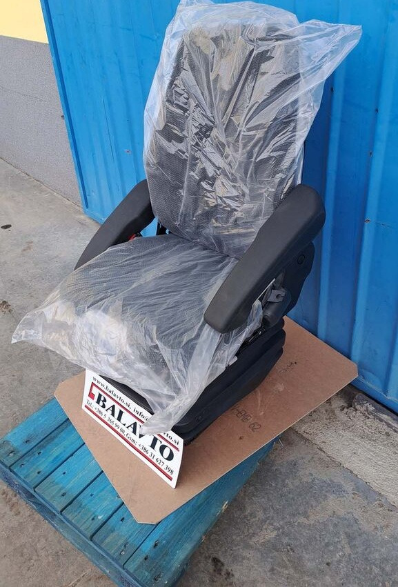Volvo seat 11309082 for Volvo L45F, L45G, L45H, L50F, L50G, L50H - מושב עבור מעמיס גלגלים: תמונה 2 Volvo seat 11309082 for Volvo L45F, L45G, L45H, L50F, L50G, L50H - מושב עבור מעמיס גלגלים: תמונה 2