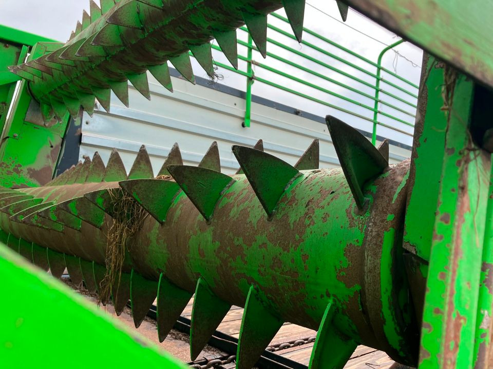 Deutz Fahr Ladewagen FE 6.37 mit Querförderband - עגלת טעינה עצמית: תמונה 4 Deutz Fahr Ladewagen FE 6.37 mit Querförderband - עגלת טעינה עצמית: תמונה 4