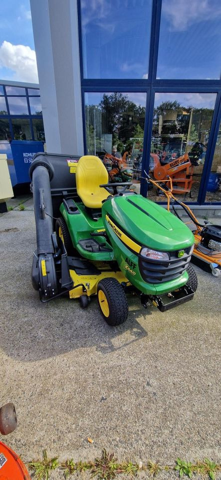 John Deere Profi Aufsitzmäher X540 mit Turbine und Korb - מכסחת גינה: תמונה 2 John Deere Profi Aufsitzmäher X540 mit Turbine und Korb - מכסחת גינה: תמונה 2