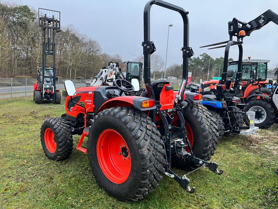KIOTI Traktor DK 5020 wenig Stunden Rasenbereifung - טרקטור קומפקטי: תמונה 4 KIOTI Traktor DK 5020 wenig Stunden Rasenbereifung - טרקטור קומפקטי: תמונה 4