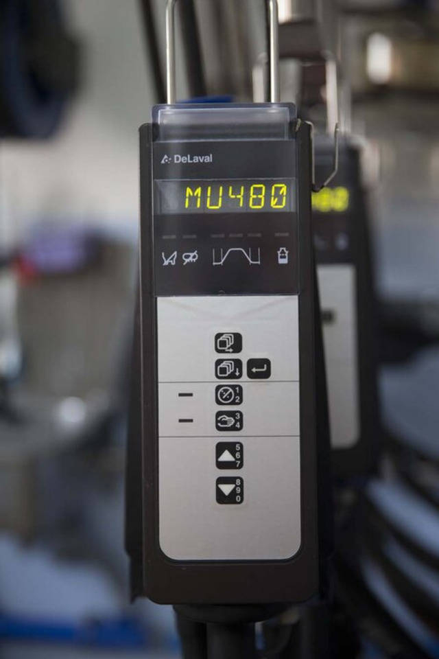 MXA0044 22 DeLaval milking unit MU486 Part No. 87979930 - ציוד חליבה: תמונה 2 MXA0044 22 DeLaval milking unit MU486 Part No. 87979930 - ציוד חליבה: תמונה 2