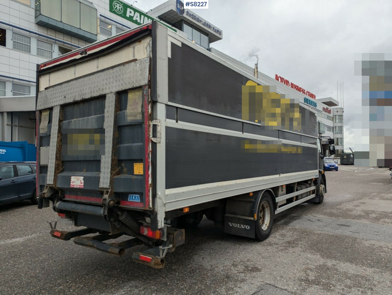 Box Truck Volvo FL height-adjustable box and tail lift - משאית תיבה: תמונה 4 Box Truck Volvo FL height-adjustable box and tail lift - משאית תיבה: תמונה 4
