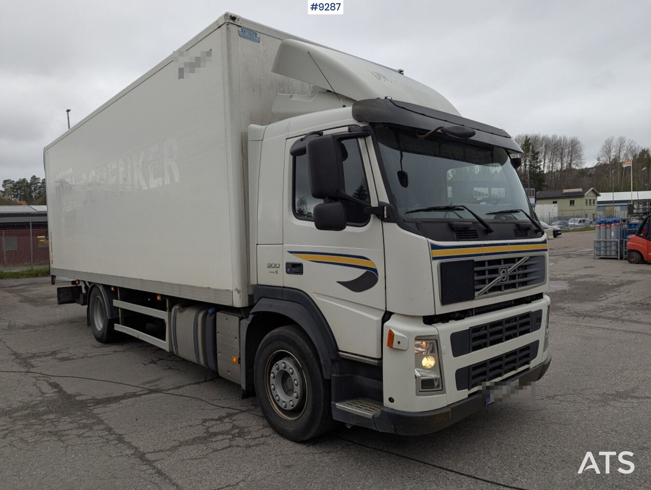 Box Truck with tail lift Volvo FM300 4X2 (See Video) - משאית תיבה: תמונה 2 Box Truck with tail lift Volvo FM300 4X2 (See Video) - משאית תיבה: תמונה 2