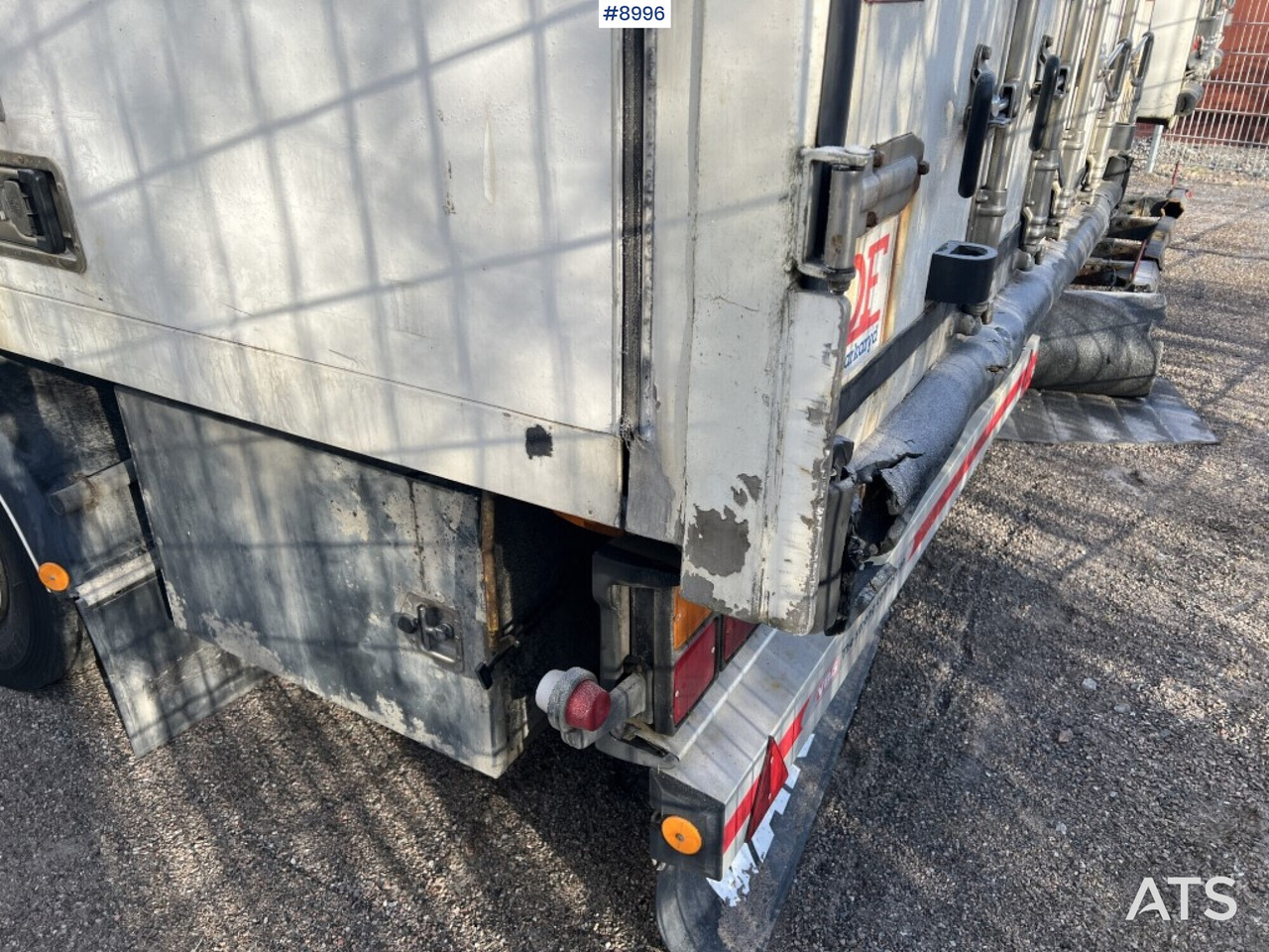 Box trailer EKERI L/L-4 - קרון נגרר בתיבה סגורה: תמונה 4 Box trailer EKERI L/L-4 - קרון נגרר בתיבה סגורה: תמונה 4