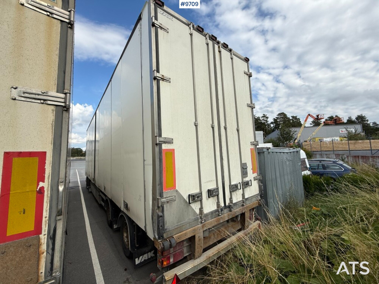 Box trailer VAK V-4-40 - קרון נגרר בתיבה סגורה: תמונה 3 Box trailer VAK V-4-40 - קרון נגרר בתיבה סגורה: תמונה 3