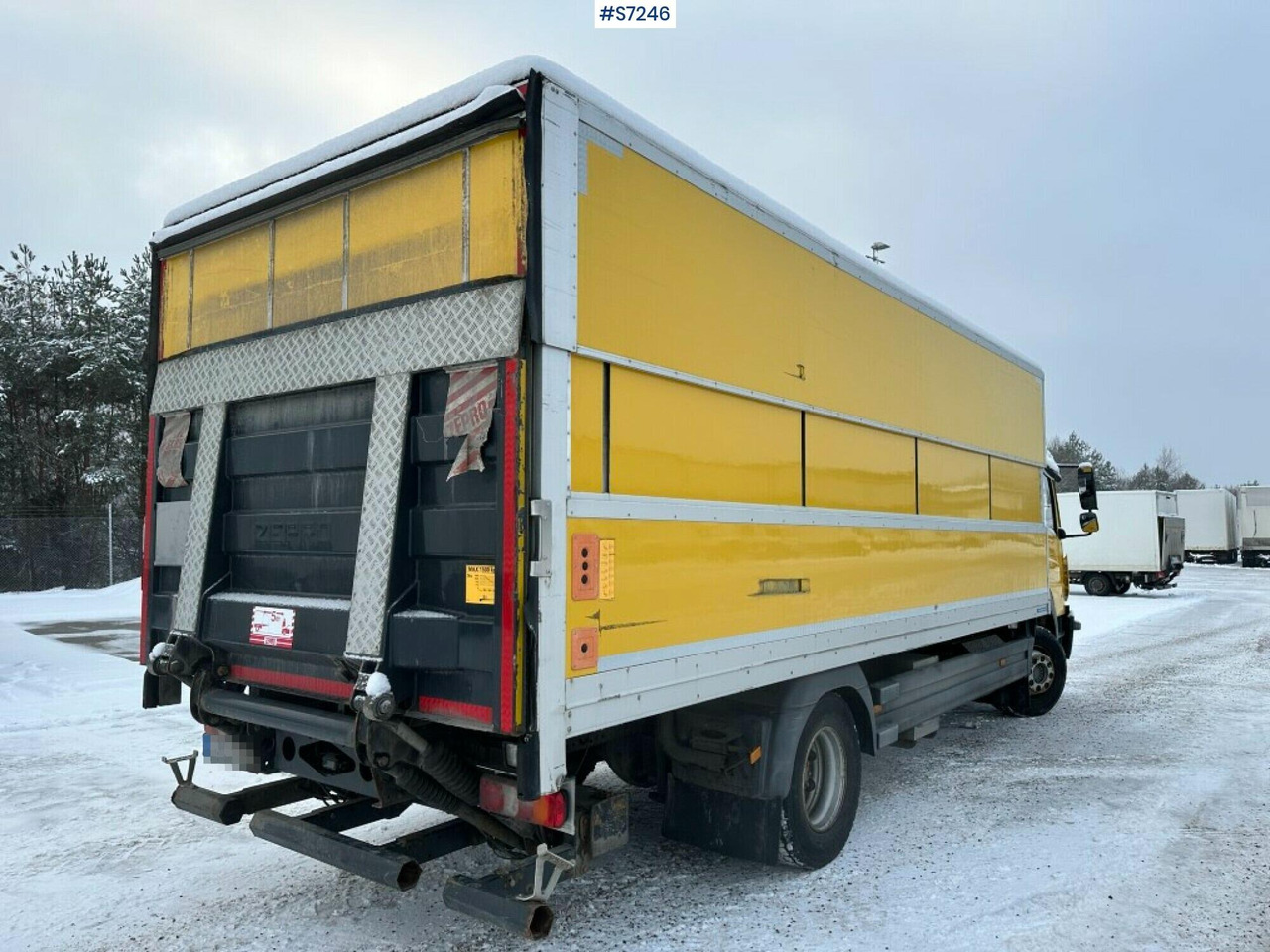 Box truck Mercedes Benz Atego 1523 with high and sinkable roof - משאית תיבה: תמונה 3 Box truck Mercedes Benz Atego 1523 with high and sinkable roof - משאית תיבה: תמונה 3