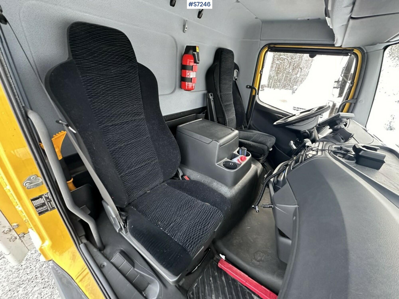 Box truck Mercedes Benz Atego 1523 with high and sinkable roof - משאית תיבה: תמונה 5 Box truck Mercedes Benz Atego 1523 with high and sinkable roof - משאית תיבה: תמונה 5