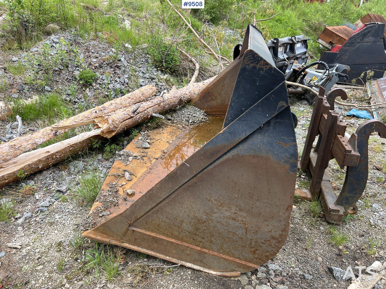 Bucket with Large BM - דלי מעמיס: תמונה 2 Bucket with Large BM - דלי מעמיס: תמונה 2