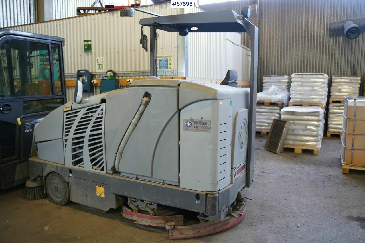 Cleaning machine Nilfisk CR1200 rep.object - מטאטא כבישים: תמונה 2 Cleaning machine Nilfisk CR1200 rep.object - מטאטא כבישים: תמונה 2