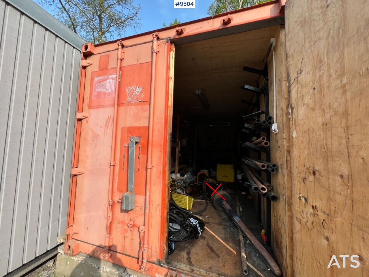 Container with mixed drilling equipment - מכולת בנייה: תמונה 1 Container with mixed drilling equipment - מכולת בנייה: תמונה 1