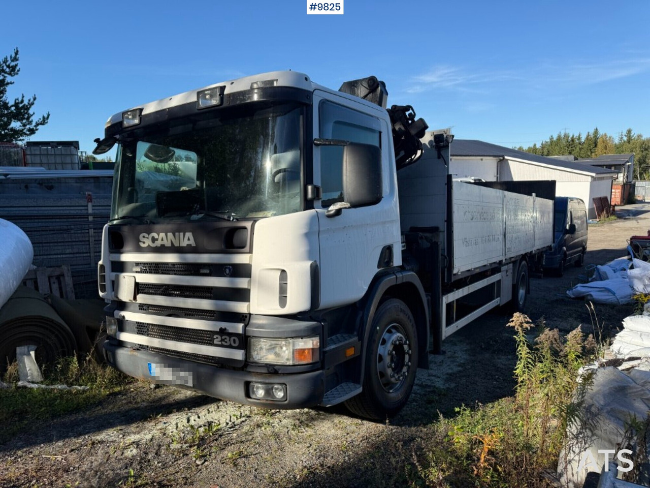 Crane truck Scania P94 230 with tail lift - משאית צד נופל/ שטוחה, משאית מנוף: תמונה 1 Crane truck Scania P94 230 with tail lift - משאית צד נופל/ שטוחה, משאית מנוף: תמונה 1