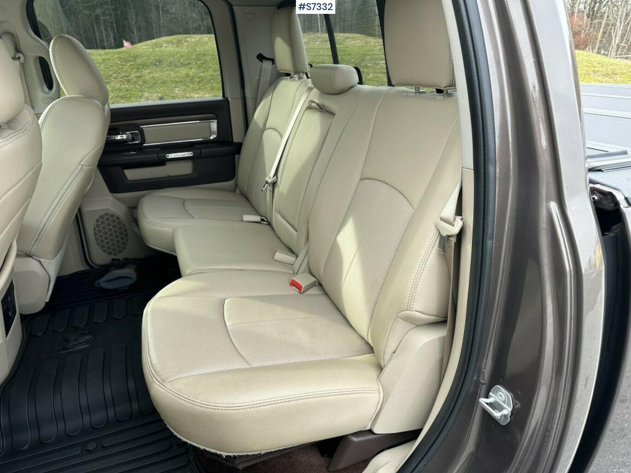 Dodge Ram 1500 Laramie, gasoline, serviced. - טנדר: תמונה 5 Dodge Ram 1500 Laramie, gasoline, serviced. - טנדר: תמונה 5