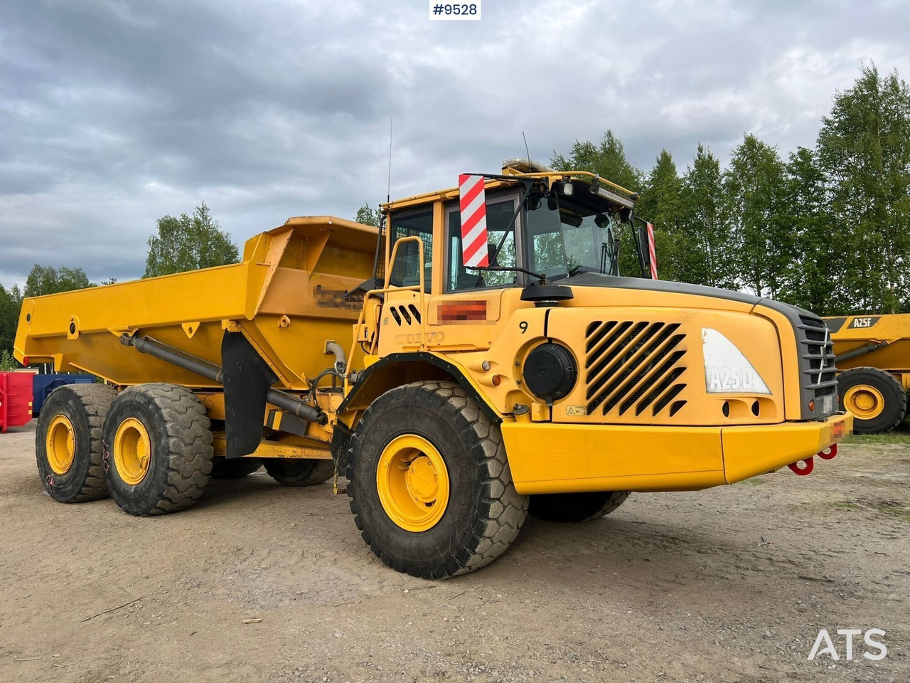 Dumper Volvo A25D 6X6 (SEE VIDEO) - מסיר פסולת מפרקי: תמונה 1 Dumper Volvo A25D 6X6 (SEE VIDEO) - מסיר פסולת מפרקי: תמונה 1