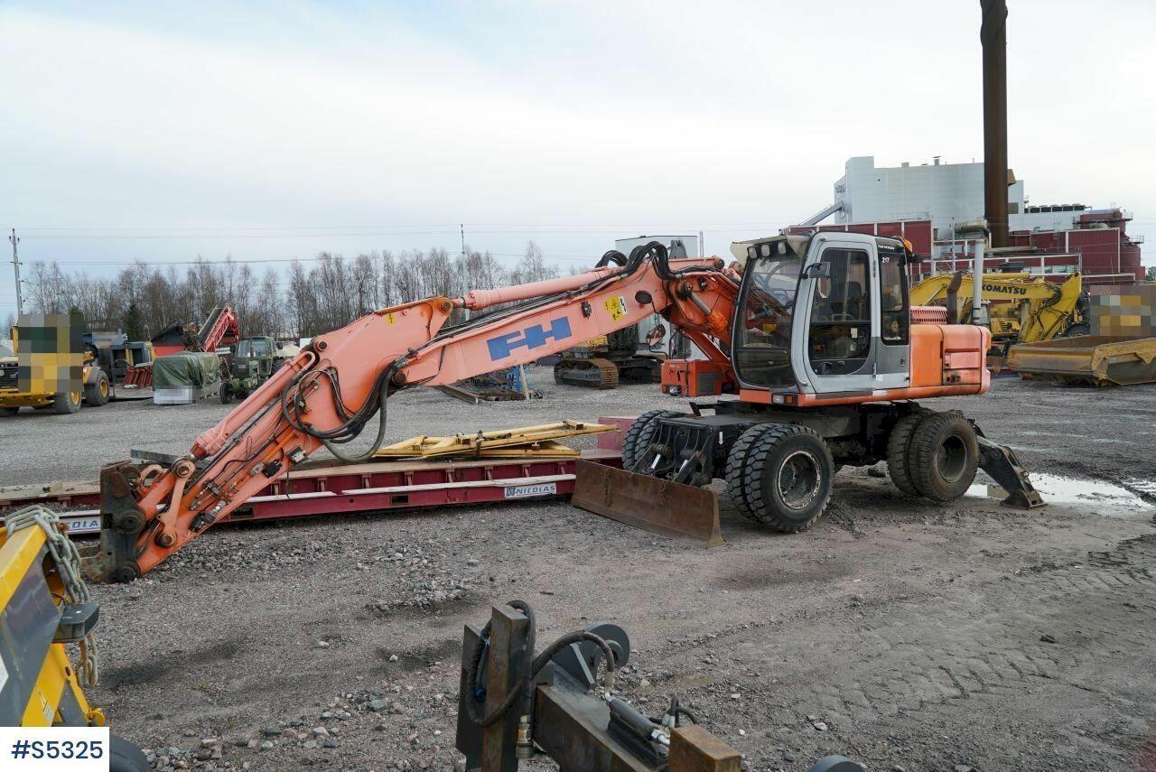 EXCAVATOR Hitachi EX165W with tools - מחפר: תמונה 2 EXCAVATOR Hitachi EX165W with tools - מחפר: תמונה 2