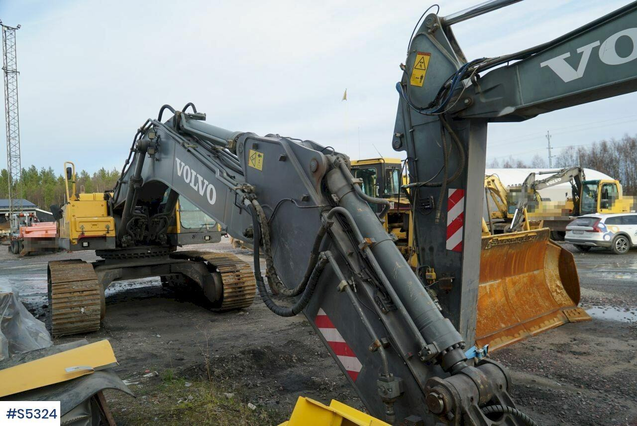 EXCAVATOR Volvo EC460BLC WITH BUCKET - מחפר: תמונה 4 EXCAVATOR Volvo EC460BLC WITH BUCKET - מחפר: תמונה 4