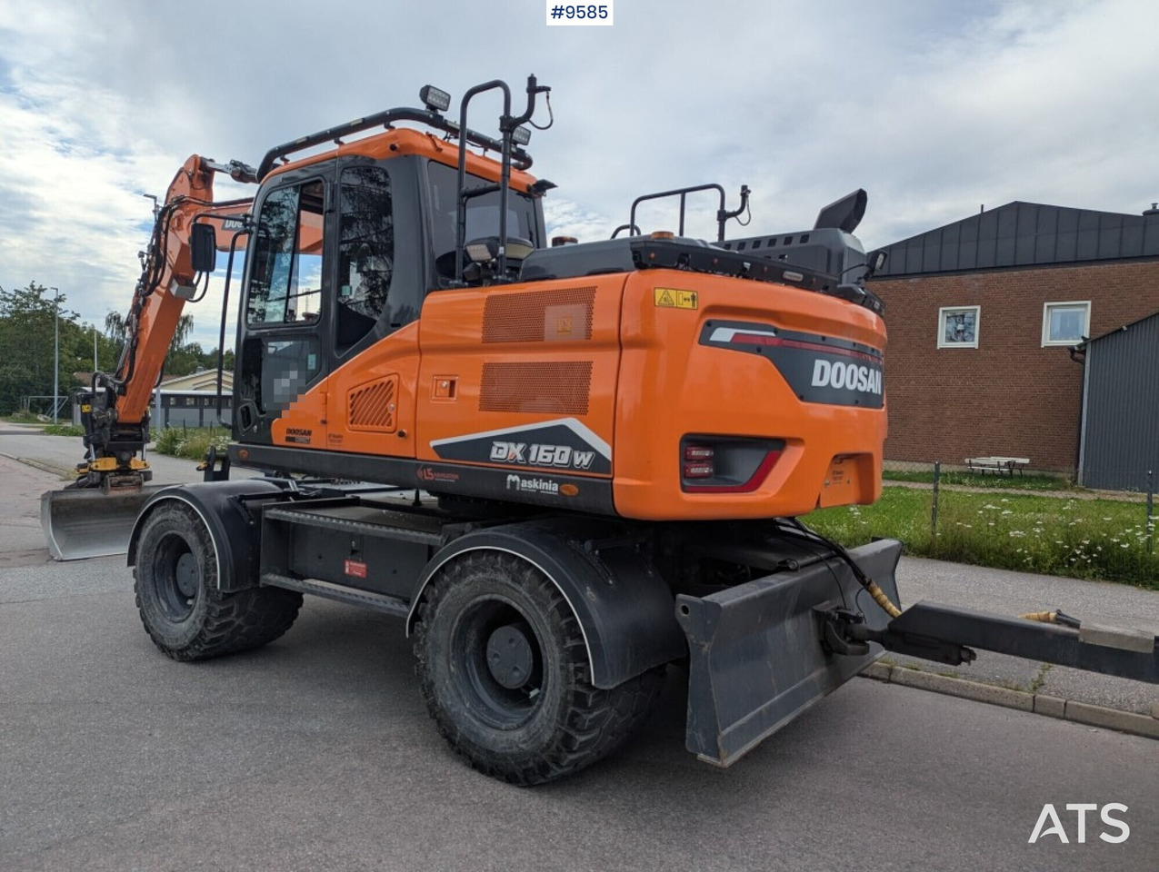Excavator Doosan DX160W-7 with tipper (SEE VIDEO) - מחפר גלגלים: תמונה 4 Excavator Doosan DX160W-7 with tipper (SEE VIDEO) - מחפר גלגלים: תמונה 4
