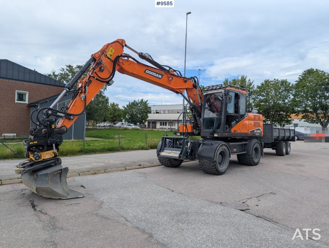 Excavator Doosan DX160W-7 with tipper (SEE VIDEO) - מחפר גלגלים: תמונה 1 Excavator Doosan DX160W-7 with tipper (SEE VIDEO) - מחפר גלגלים: תמונה 1