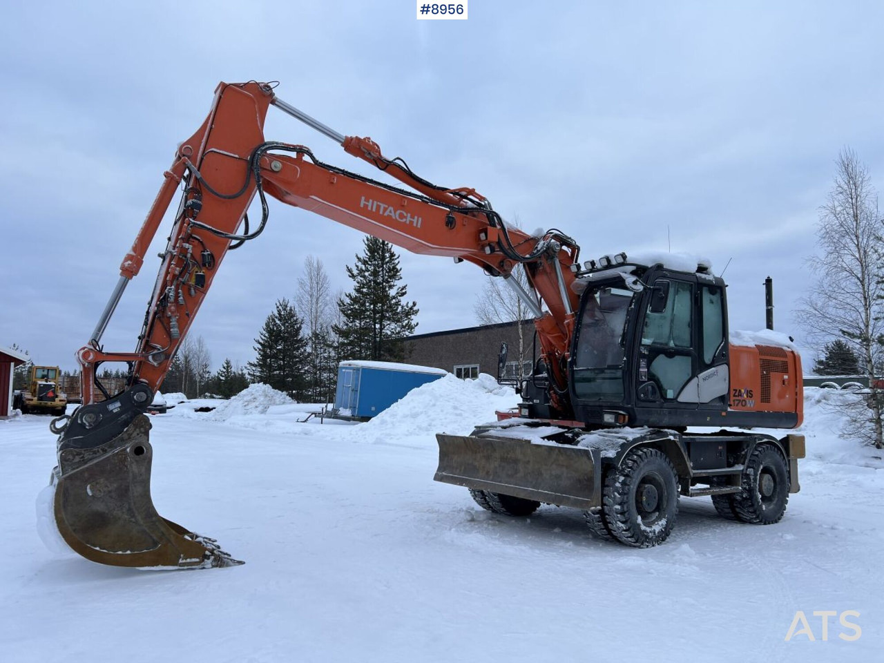 Hitachi ZX 170 W Wheeled excavator with tipper wagon and attachments - מחפר גלגלים: תמונה 1 Hitachi ZX 170 W Wheeled excavator with tipper wagon and attachments - מחפר גלגלים: תמונה 1
