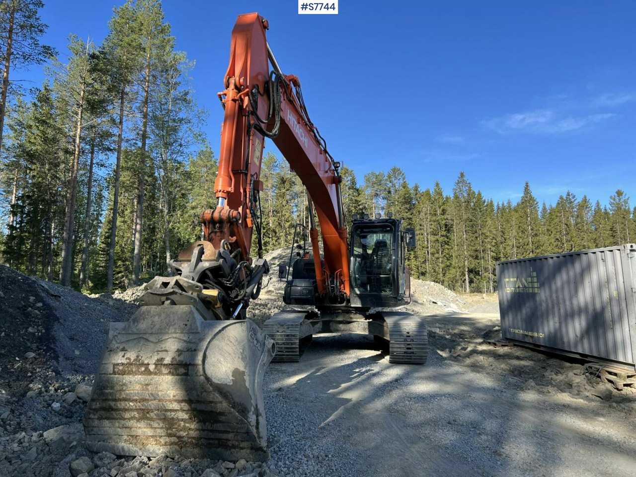 מחפר סורק Hitachi ZX 210 LC-5B with rotortilt and gears SEE VIDEO: תמונה 14