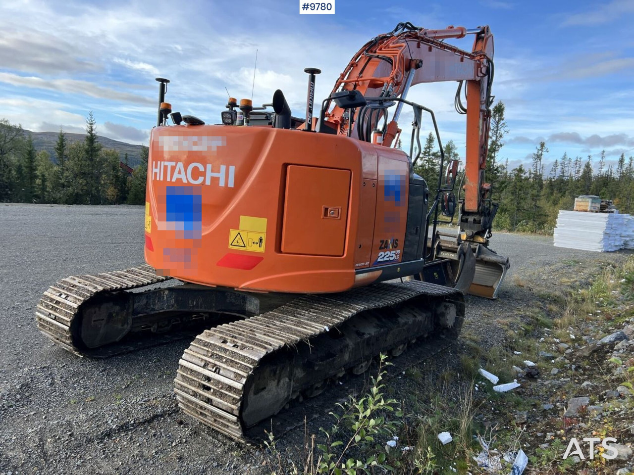 Hitachi ZX 225 US LC-L with excavation system and attachments - מחפר סורק: תמונה 4 Hitachi ZX 225 US LC-L with excavation system and attachments - מחפר סורק: תמונה 4