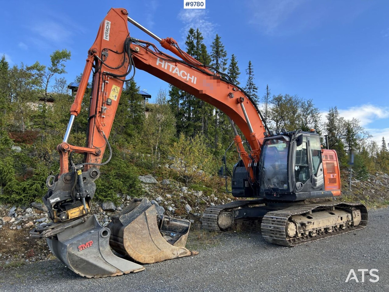 Hitachi ZX 225 US LC-L with excavation system and attachments - מחפר סורק: תמונה 1 Hitachi ZX 225 US LC-L with excavation system and attachments - מחפר סורק: תמונה 1
