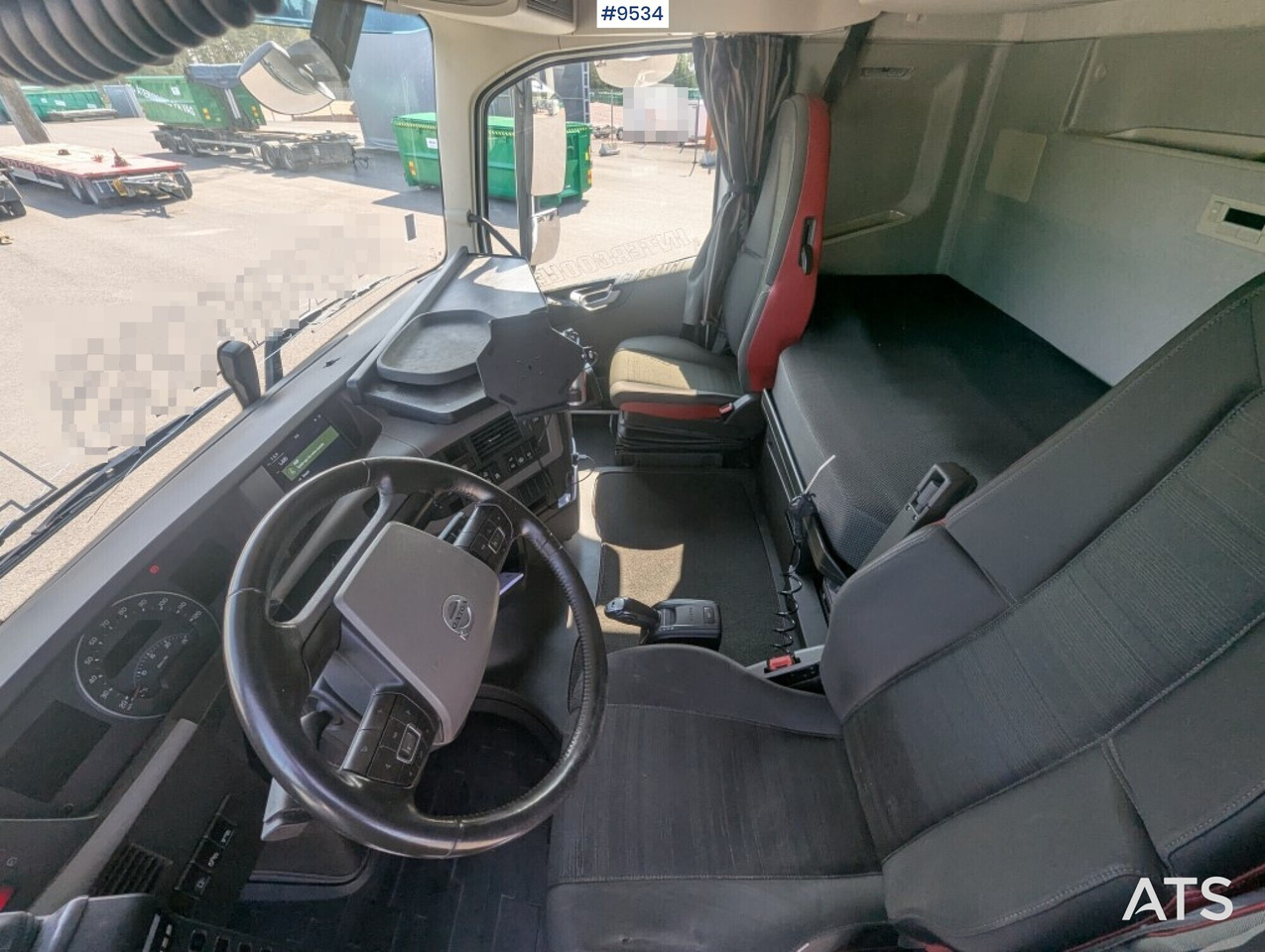Hooklift Truck Volvo FH540 8x4 (SEE VIDEO) - משאית הרמת וו: תמונה 5 Hooklift Truck Volvo FH540 8x4 (SEE VIDEO) - משאית הרמת וו: תמונה 5