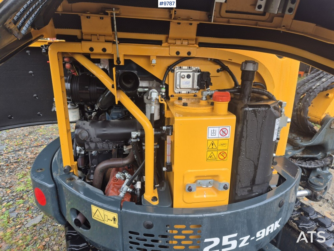 Hyundai 25Z-9AK mini excavator with tiltrotator and attachments - מיני מחפר: תמונה 5 Hyundai 25Z-9AK mini excavator with tiltrotator and attachments - מיני מחפר: תמונה 5