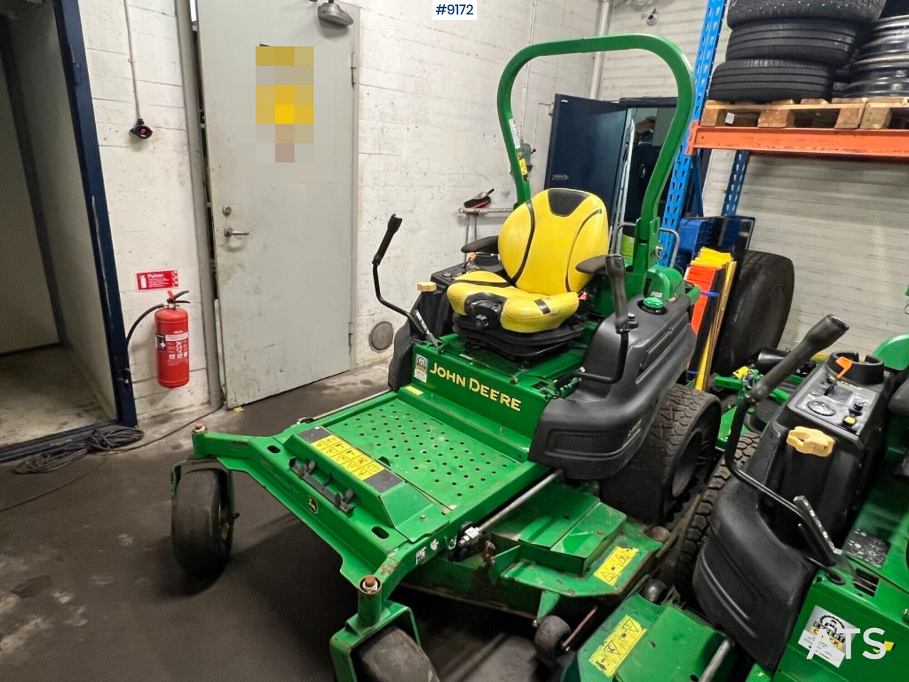 Lawn Mower - John Deere Z997R - מכסחת גינה: תמונה 1 Lawn Mower - John Deere Z997R - מכסחת גינה: תמונה 1