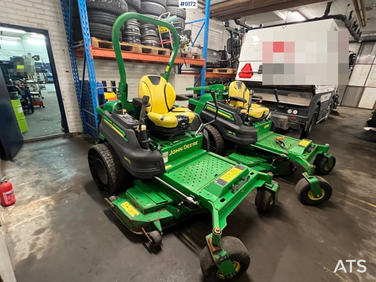 Lawn Mower - John Deere Z997R - מכסחת גינה: תמונה 2 Lawn Mower - John Deere Z997R - מכסחת גינה: תמונה 2