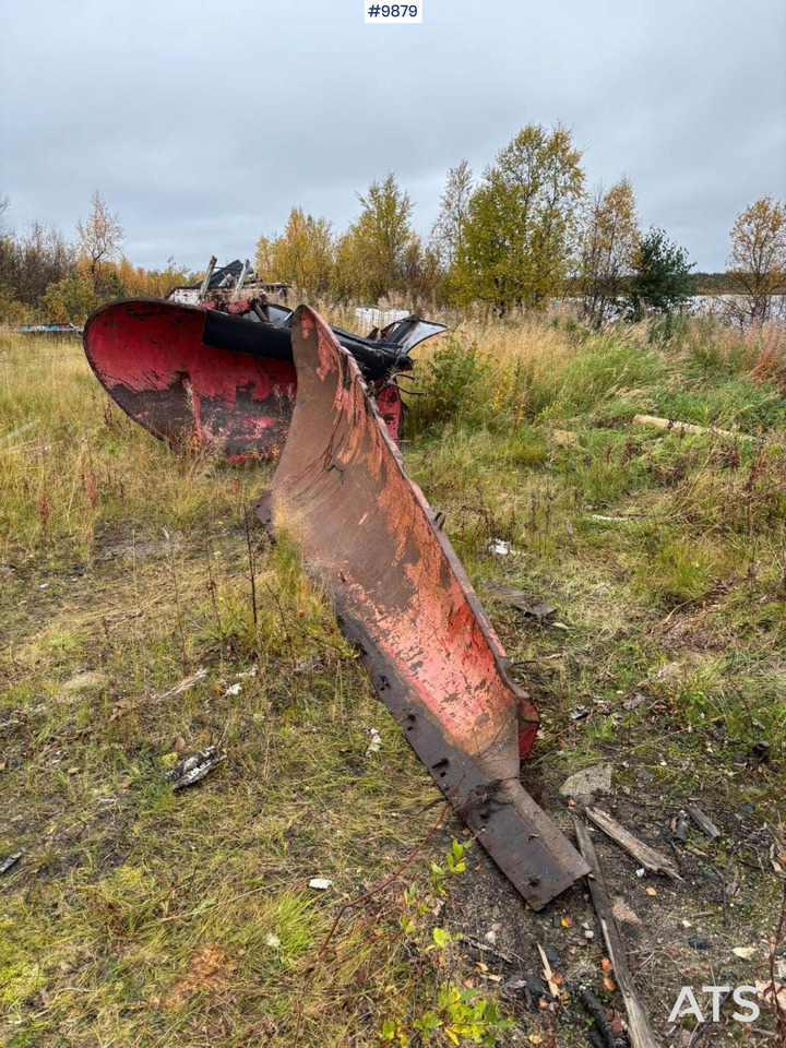 Mahlers side wing - מחרשת שלג: תמונה 1 Mahlers side wing - מחרשת שלג: תמונה 1