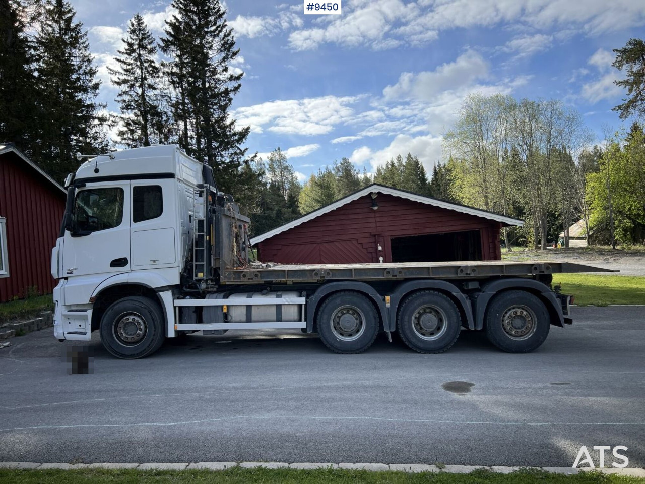 Mercedes Benz Arocs 3251 Tridem Hooklift, flatbed and concrete rotator - משאית הרמת וו: תמונה 3 Mercedes Benz Arocs 3251 Tridem Hooklift, flatbed and concrete rotator - משאית הרמת וו: תמונה 3